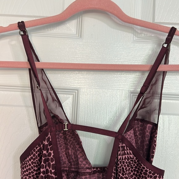 Vintage Slip Victoria's Secret Very Sexy Slip Nightgown size S, Low V back, Y2K - Picture 7 of 17